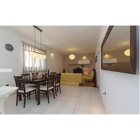 Apartment Pula 20 Vintijan