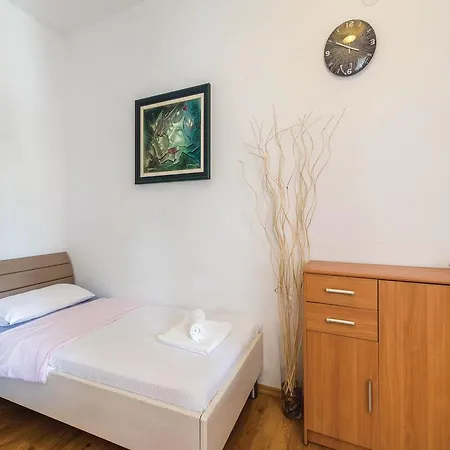 Apartment Pula 20 Vintijan