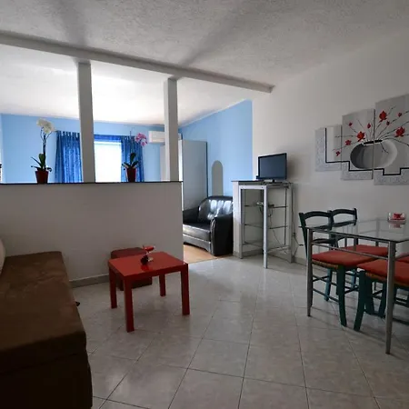 Apartment Pula 20 Vintijan